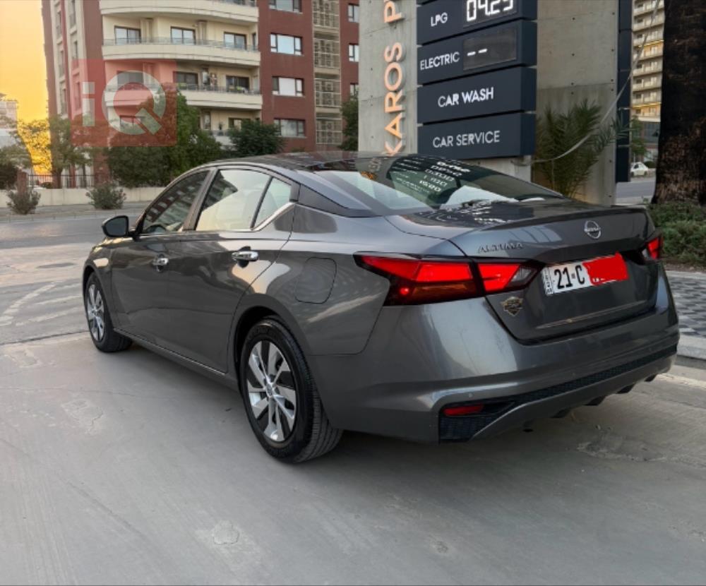 Nissan Altima